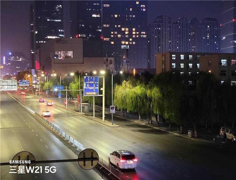 形态|如此超凡才能“心系天下”！三星W21 5G评测：体验至奢机皇