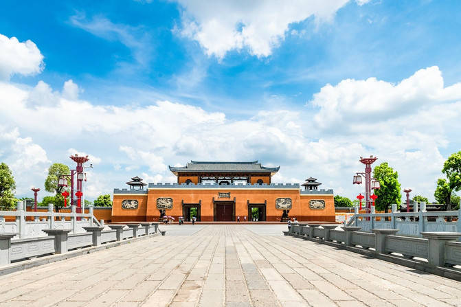 实拍广东孔子文化城，四处都是儒家气息，还可近距离与历史对话