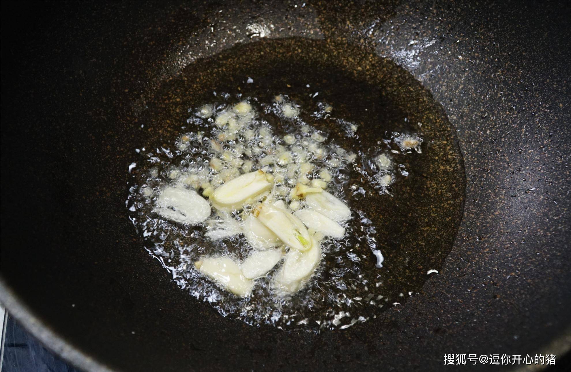 何大厨做葱爆羊肉 fa8d6f0baedc49ad8aa279e1ac34d11b.jpeg