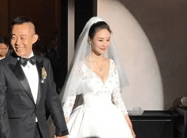 他是國家一級演員偏愛父女戀，53歲三婚娶90後妻子，至今還在拼生兒子 娛樂八卦吃瓜 第10张