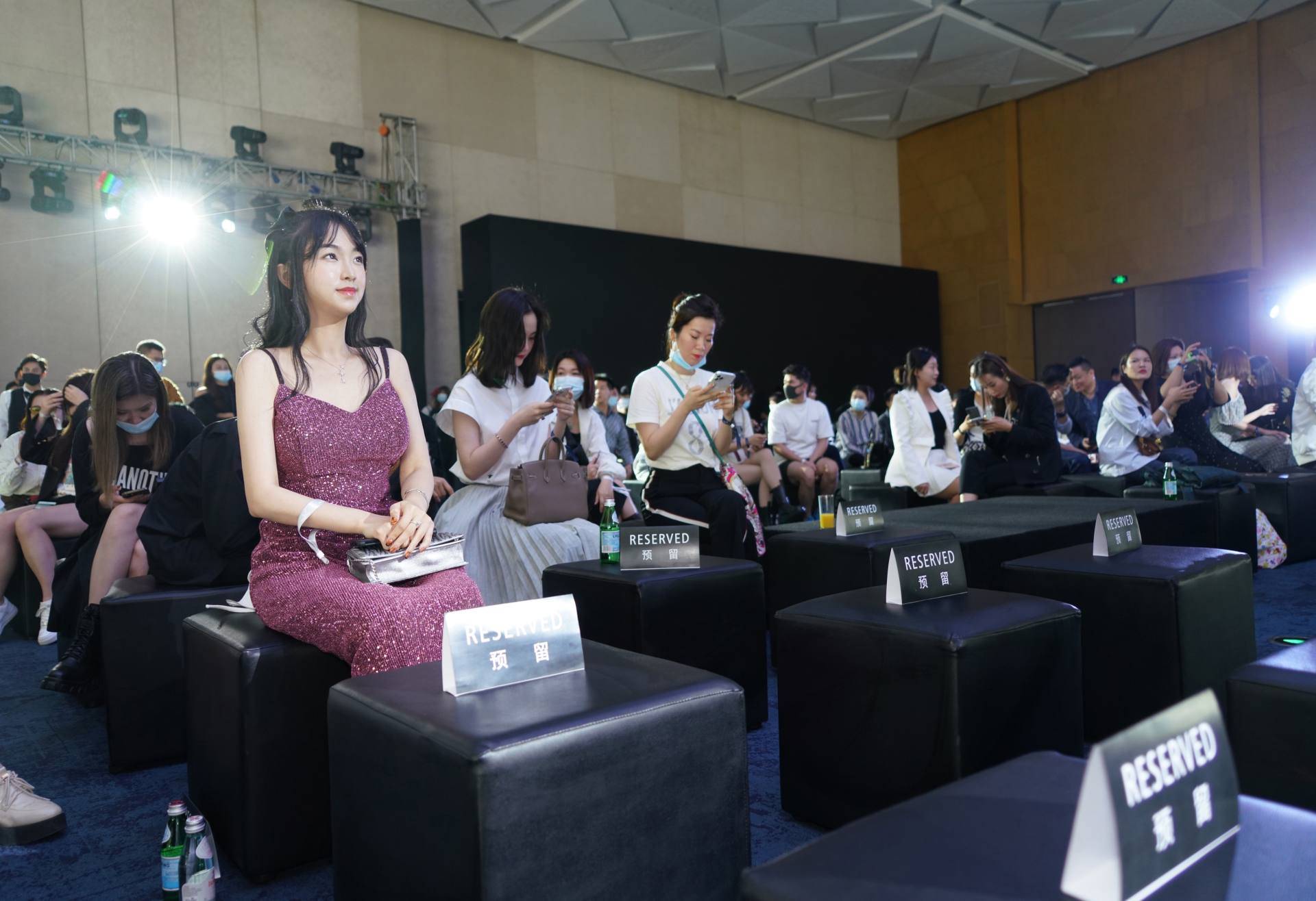 原创时尚广州新媒体宠物粉福利:玛莎拉蒂限量版第一次体验,面对面陈伟霆