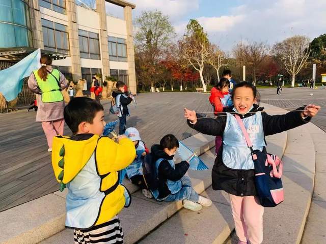 如何让自己更好的融入集体中 8ab6190dfe5d42d89d9c3f844b23afda.jpeg