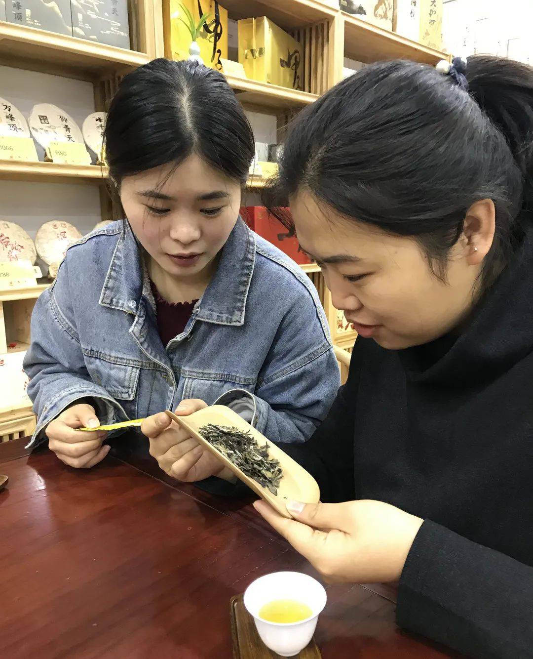 卖茶叶的销售要陪客人睡觉吗