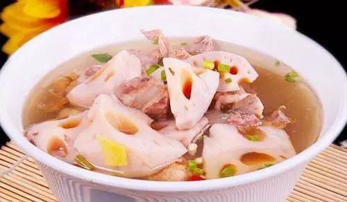 莲藕排骨汤怎么做才糯 de41a2955d9e4c1bae5eccb6ab4229eb.jpeg