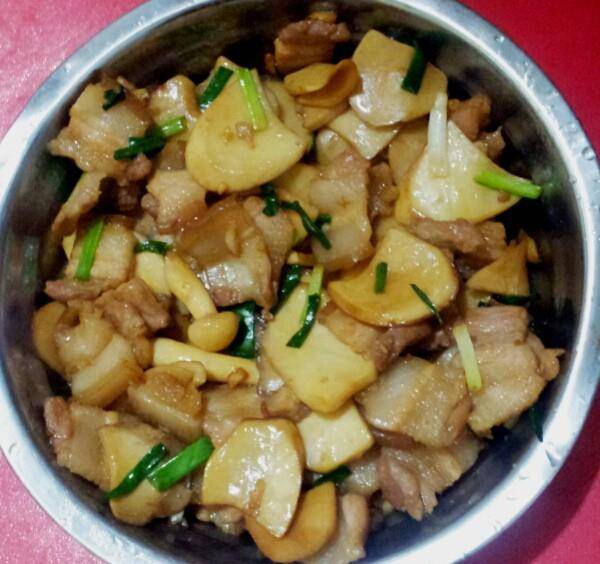 农村家常菜:腰果鸡丁,干锅杏鲍菇,焖牛腩具体做法
