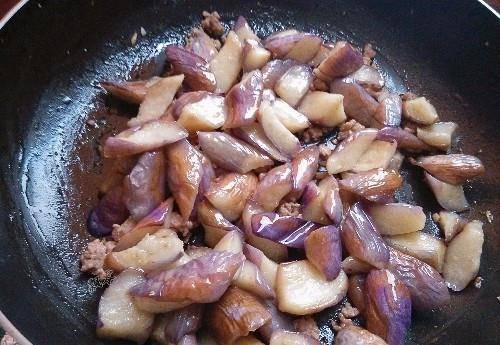 茄子怎么炒软烂又入味又不油 6cf2f5cc3079415494396befa73ba40c.jpeg