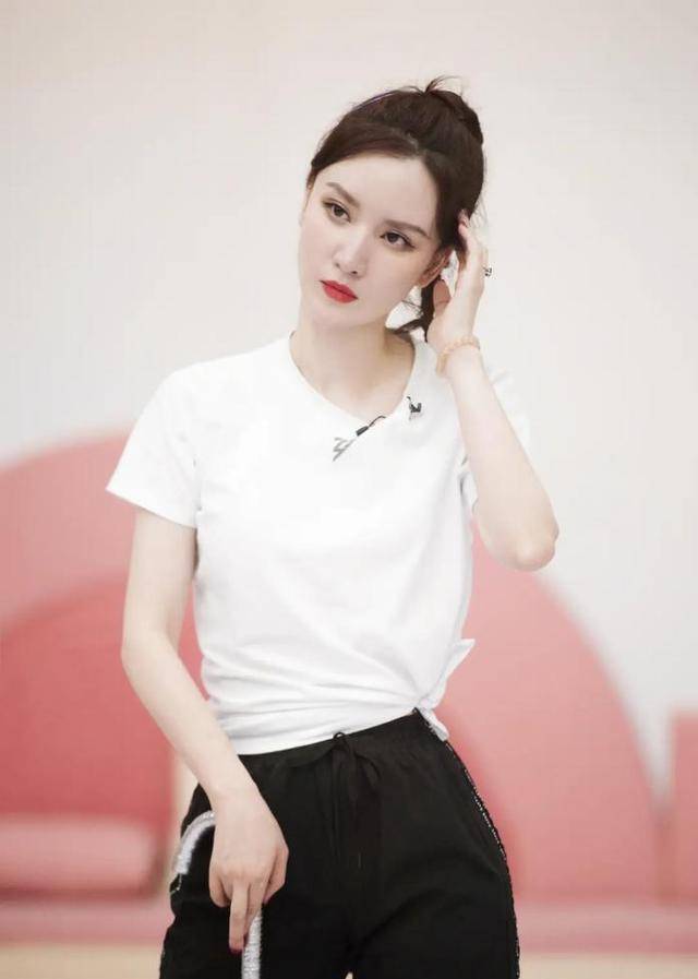 张萌早期选美比赛 427f6ae1a3f145c9a989324127dbb3a7.jpeg