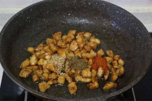 鸡胸肉怎么炒好吃又少油 7e44b368e6d54733917723d8b72ca3a2.jpeg