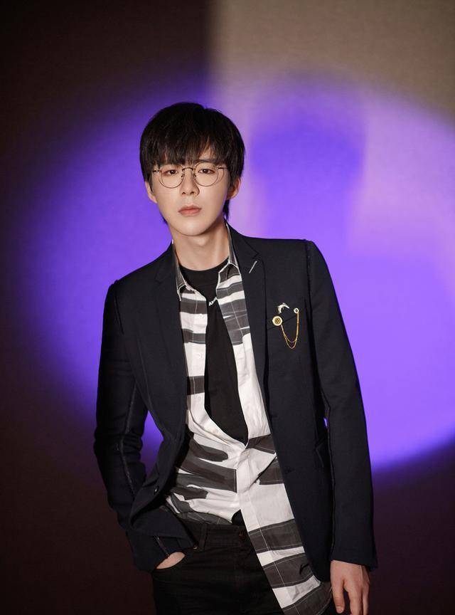 2020年明星排名榜男_2020剧男星热搜指数排行TOP10!肖战第二,冠军果然是他(2)