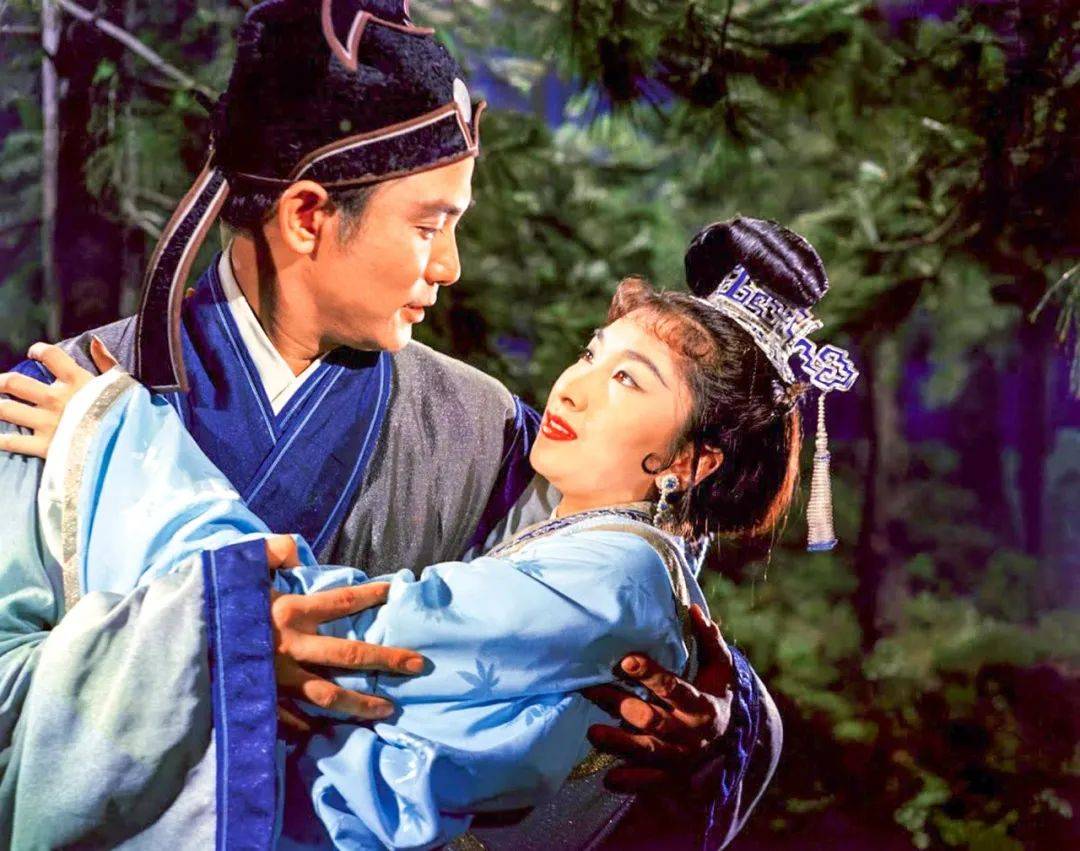 边看边笑，差点忘了这是一部“鬼片”