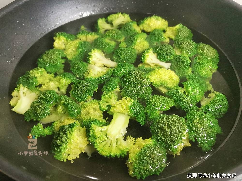 西兰花水煮后一股味 aca69c2a5550444082b1a5c0974d3543.jpeg