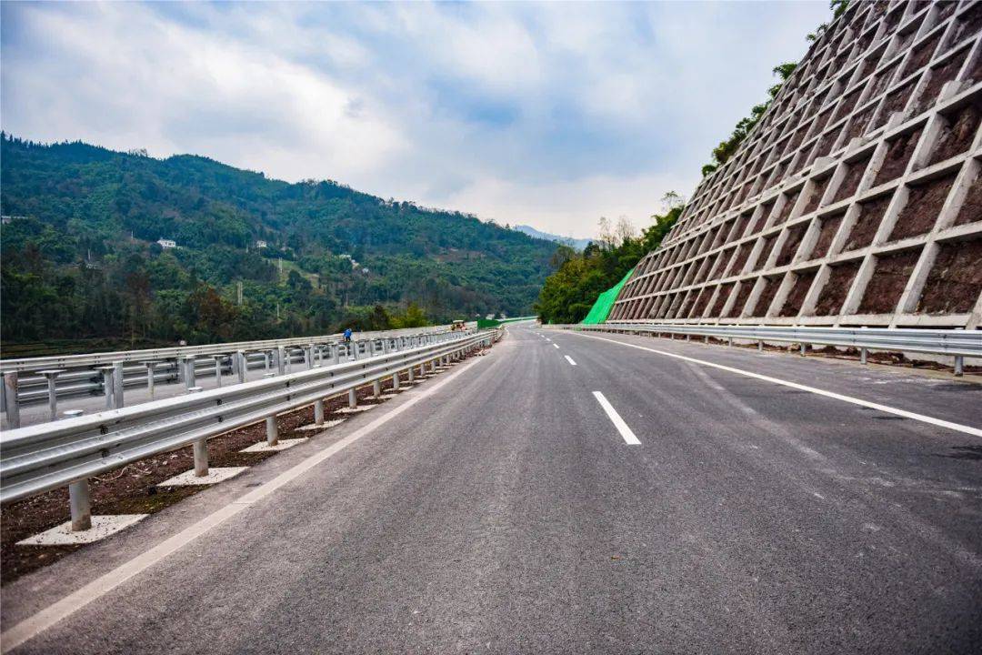 四川修建一条高速公路,凉山州三县将结束没有高速公路