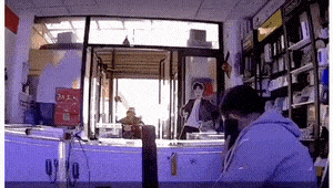 搞笑gif:你这是碰了食堂阿姨的手
