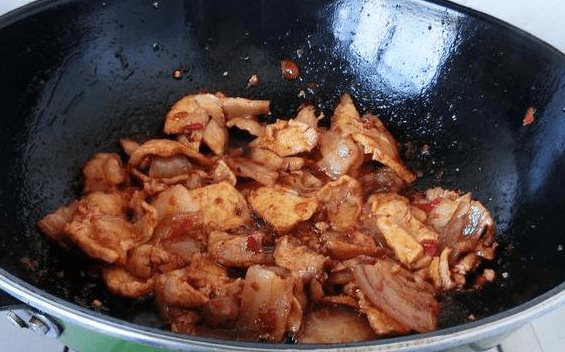 回锅肉怎么做的焦焦的 52fc8ae412604ff6b444784f6cba7c1e.png