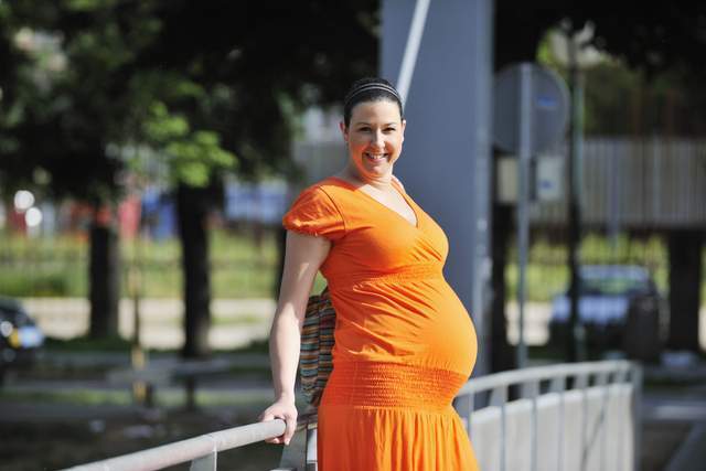 美国女子自然怀上双胞胎,10天后再次自然受孕,为极罕见的超胎