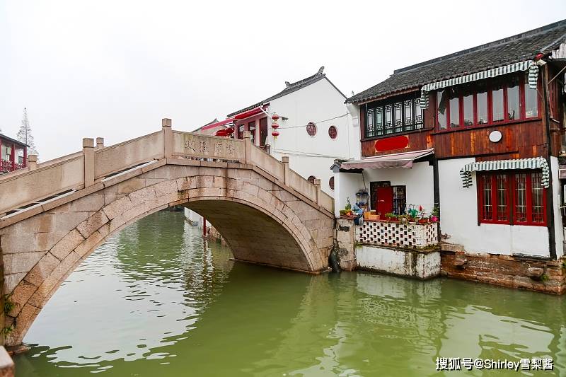 中国最让人纠结的古镇，游客一面吐槽，一面觉得其他古镇都不及它
