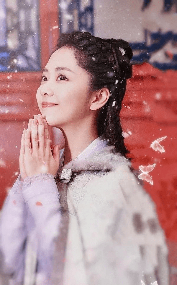 谭松韵凭借《锦衣之下》获得华鼎奖中国古装题材电视剧最佳女演员!
