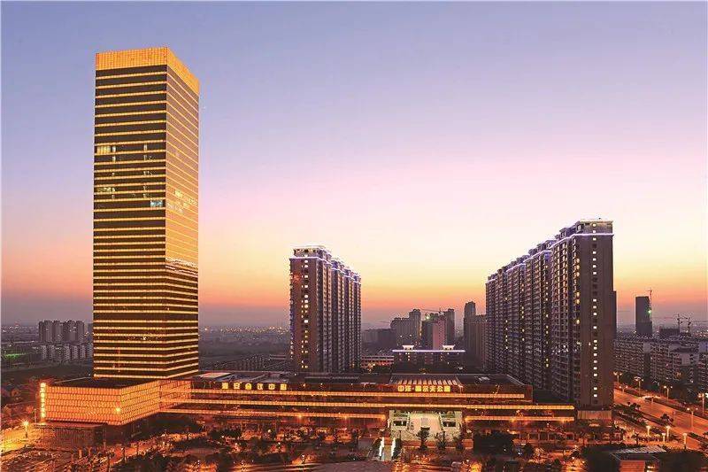 中洋金砖酒店夜景图 海安市文化广电和旅游局供图