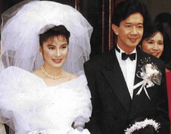 楊紫瓊與74歲外國男友戀愛16年不結婚！專挑富豪下手的她還與繼子關係不一般！ 娛樂 第13張