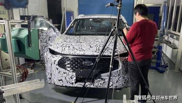 敢玩下一代福特蒙迪欧内饰曝光比奔驰
