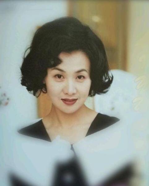 国家一级演员李媛媛,为生子拒绝化疗离世,是陈道明一生的痛