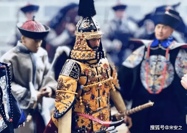 清朝八旗之中，为何多尔衮的正白旗能与两黄旗并列成为上三旗？_