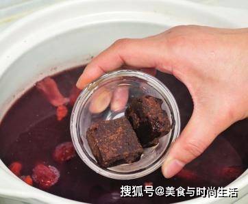 冬天多喝这碗粥,补气养血,香甜滋润,手脚冰冷的女生要常喝