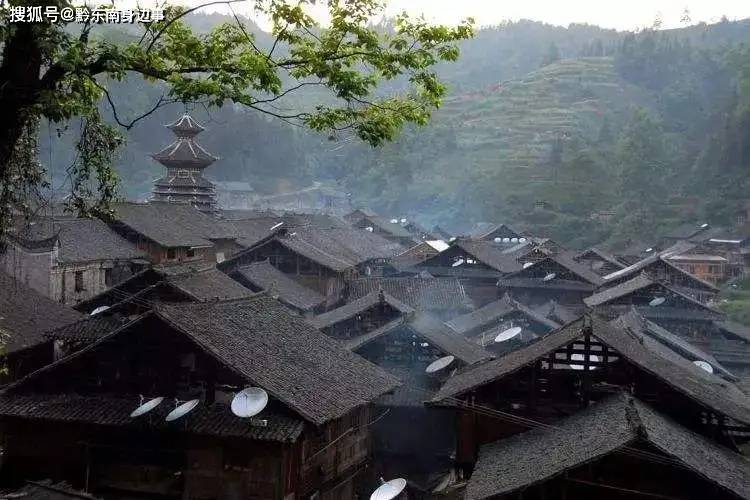 藏在贵州大山里的千年侗寨,非常原生态,成片木房子古朴原始