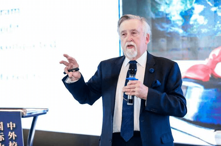 【媒体聚焦】全球职业生涯规划之父Thomas Clawson博士面对面“职引”未来搜狐大视野搜狐新闻