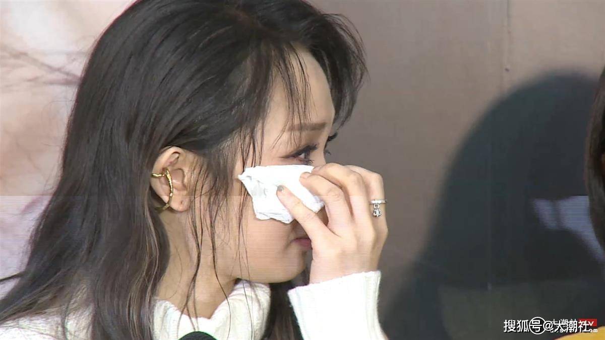 台湾歌手朱俐静哭认罹患乳癌消失2年终于现身：每天都痛苦！_搜狐网