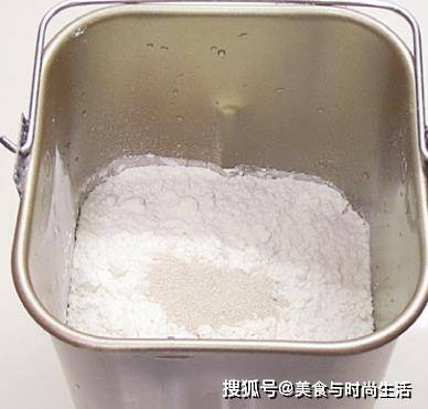 超简单的面包做法,不揉面,不用烤箱,松软营养,方便又省事