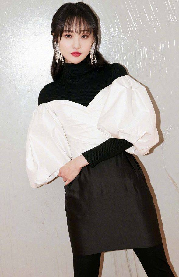 什么是“内娱第一小白花”?看郑爽18岁旧照后,