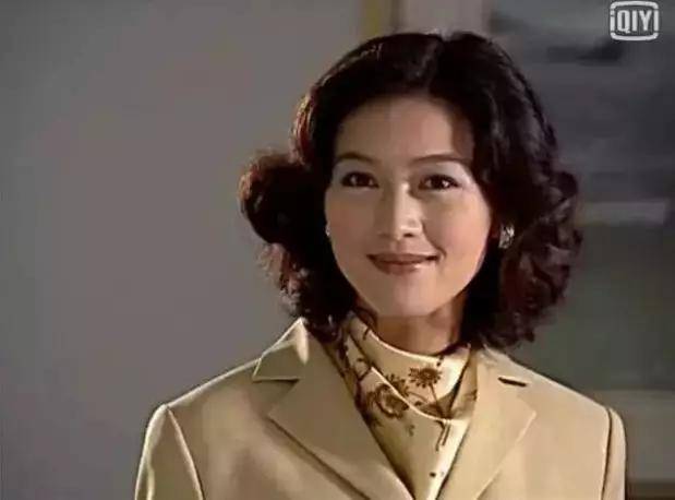 《黑冰》,剧中她饰演一个性感妖娆,敢爱敢恨,狠毒又仗义的女毒枭