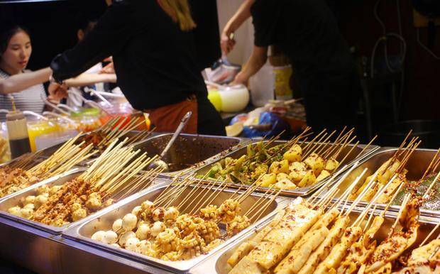 洪崖洞的美食 9ae8f4a5d3e84e7e98701e7ef9cd3481.jpeg