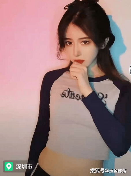 『跟椰看』余霜Rita同框，没有对比就没有伤害-搜狐大视野-搜狐新闻