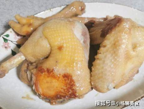 什么人不能吃三黄鸡 f805ec0e15b04544a43971d23cc8b774.jpeg