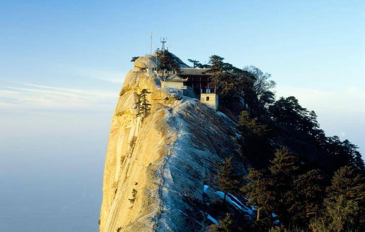 世界第一高峰是哪座山 44bac3e0b8114e199aa513943369fa7c.jpeg