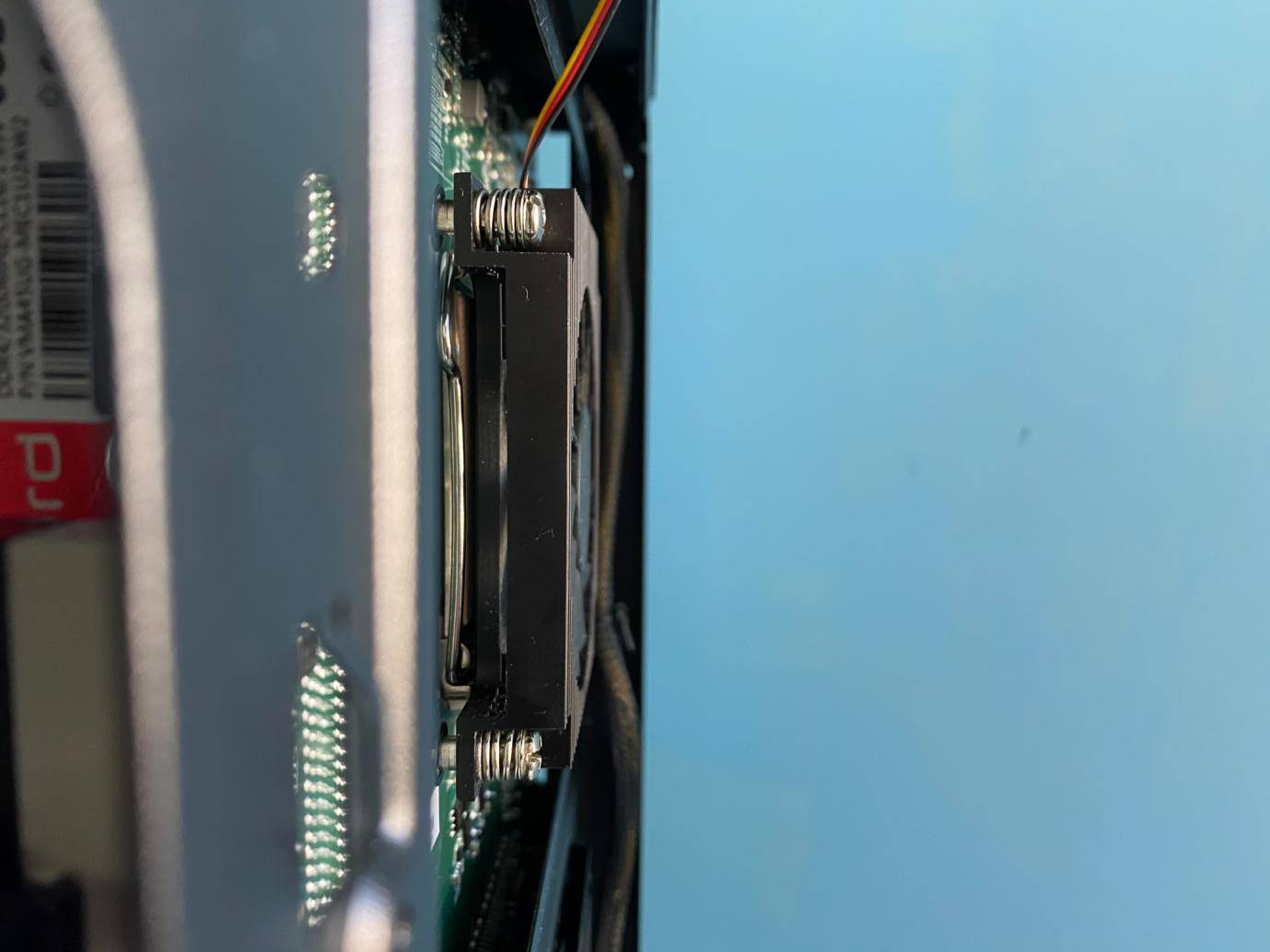 什么|一不留神，我把CPU装到主板背面了，这样的电脑还能用吗？
