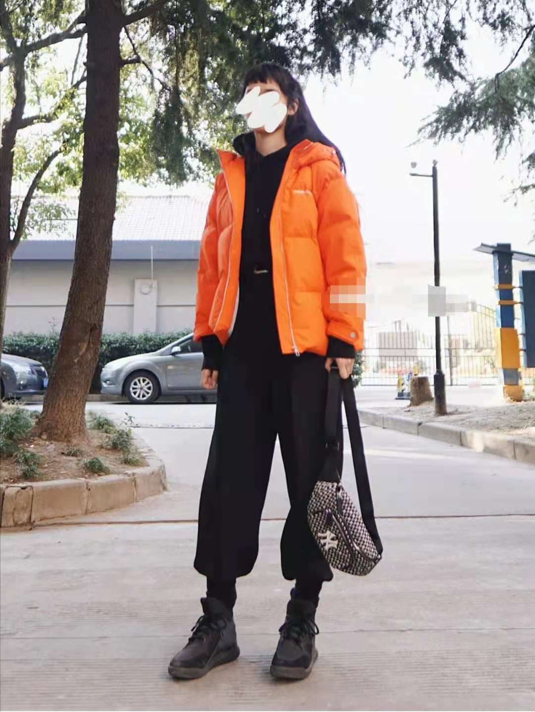 
橙色羽绒服如何搭配裤子悦目-kaiyun官方网站(图2)
