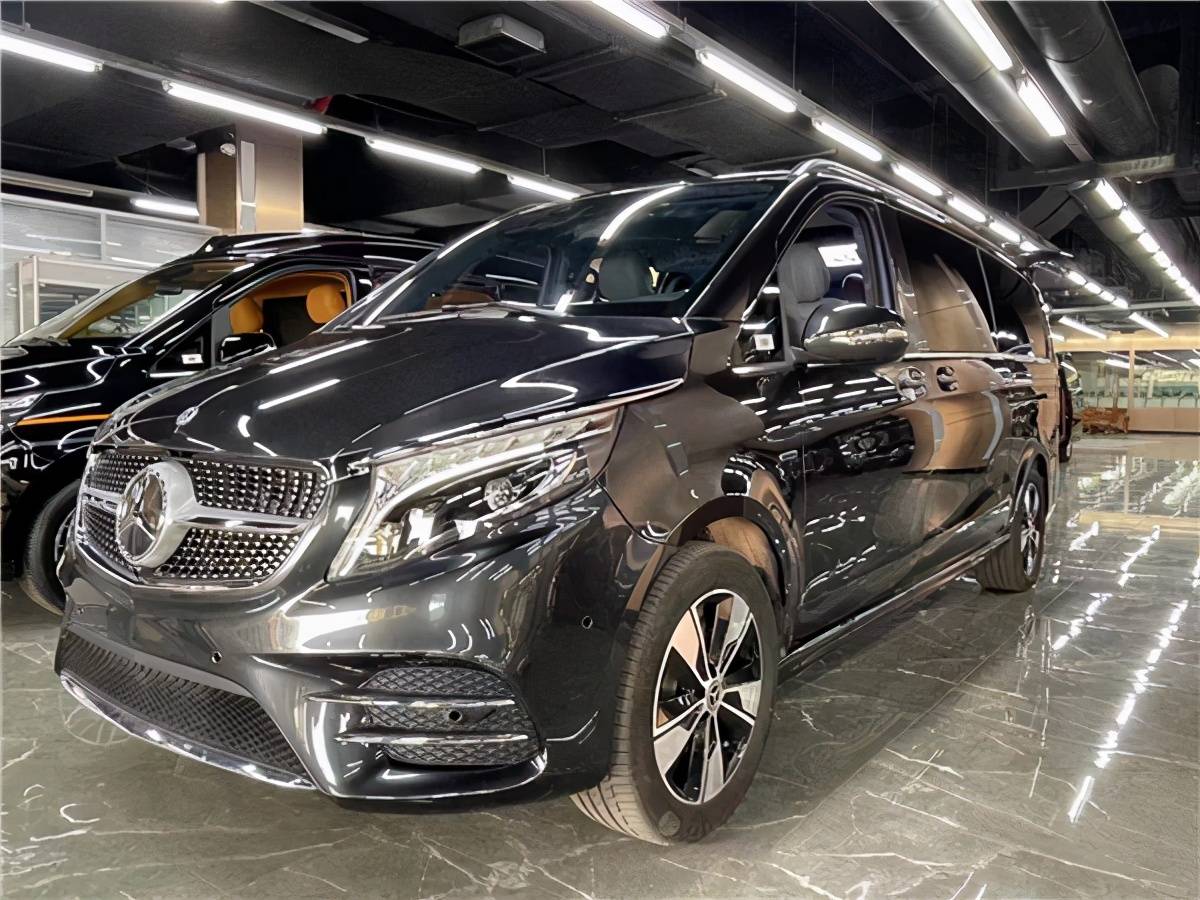 21辆梅赛德斯-奔驰V260L定制七座豪华商务车,配备全新九速空气悬架