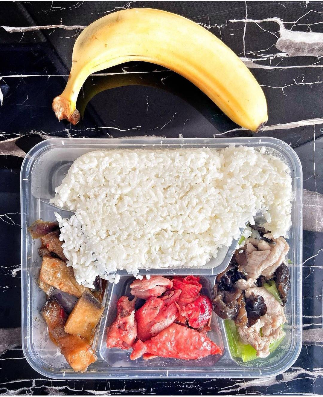 什么酒店提供一日三餐 8066bffa0d3f4f63bc83478f36fbf457.jpeg