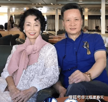 从军48载,陪妻子抗癌32年不离不弃,著名歌唱家阎维文如今怎样?