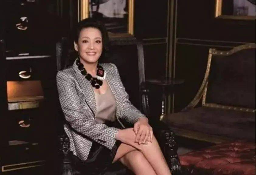 这个超级女富豪的崩塌,是因为犯了一个
