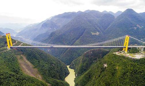 世界上最高的桥——四渡河大桥！风景秀丽，自然古朴