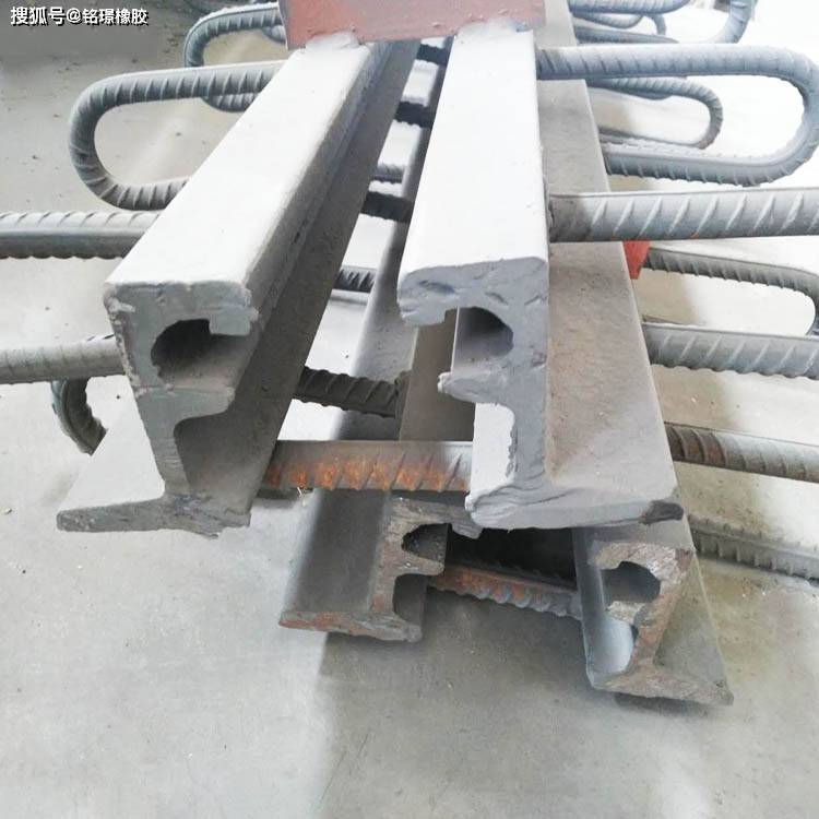 凹槽管安装 c1cf490b8c534c9eb765def7f193db98.jpeg