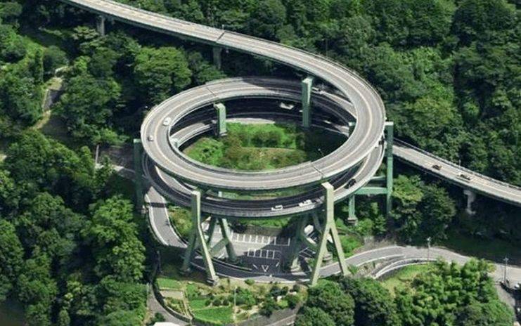日本最美死亡公路，限速30却无人敢超速，一不小心就被甩飞
