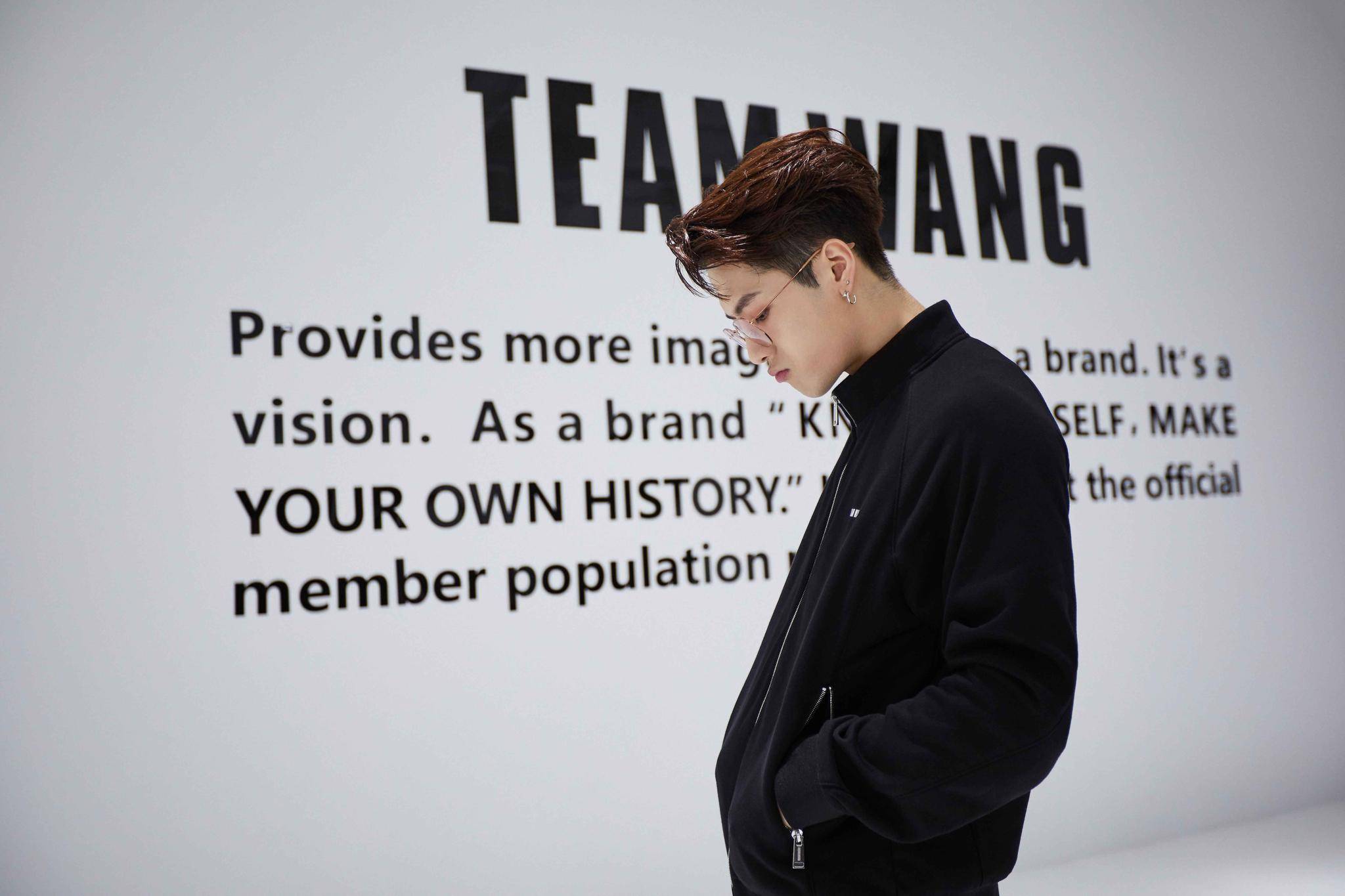 王嘉尔韩国合约到期,回归个人创立的label teamwang公司