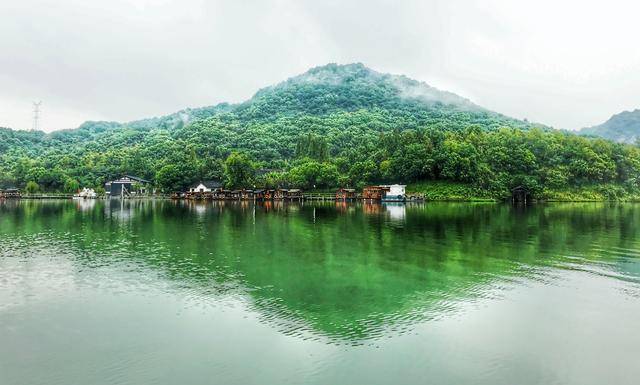 浙江这座湖泊比西湖大了近一倍，风景不逊于西湖，知道的人却不多