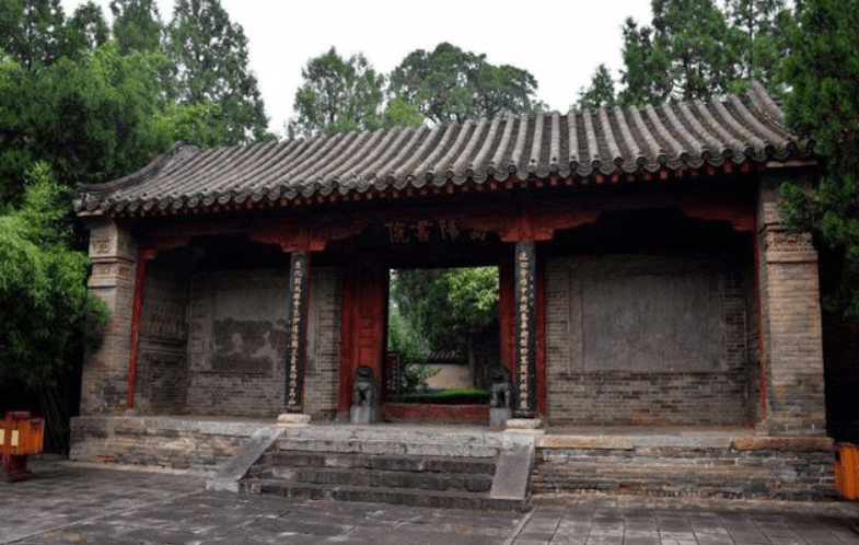 济南郑州GDP万亿可信吗_济南gdp破万亿图片