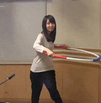 搞笑段子gif超市里一位年轻女人走到一个先生面前说不好意思先生